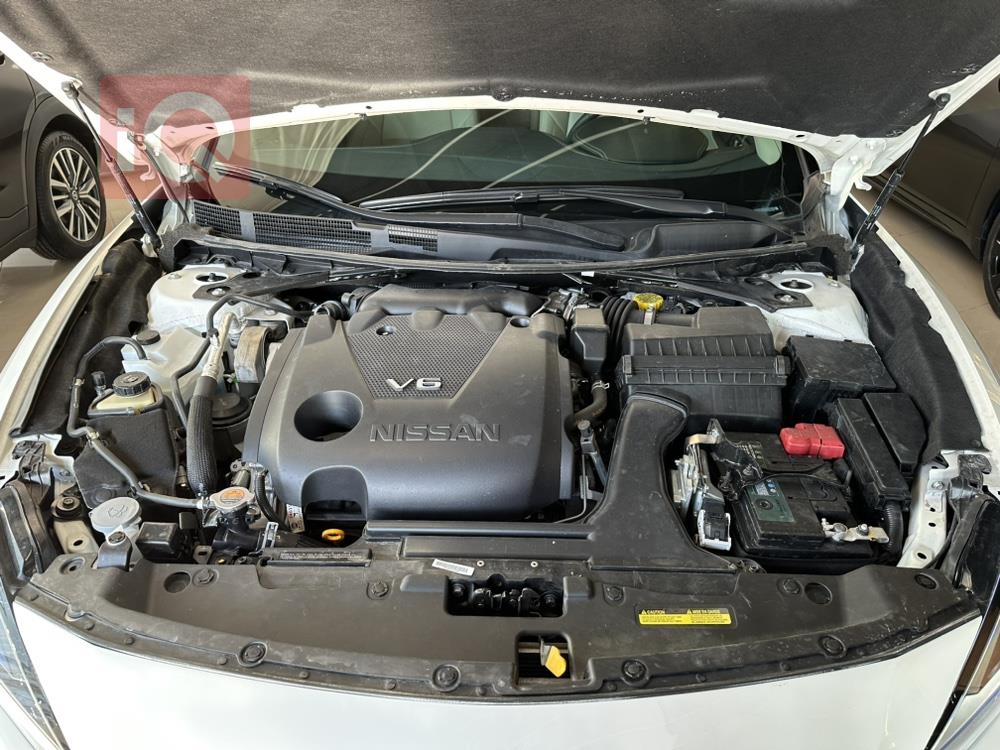 Nissan Maxima